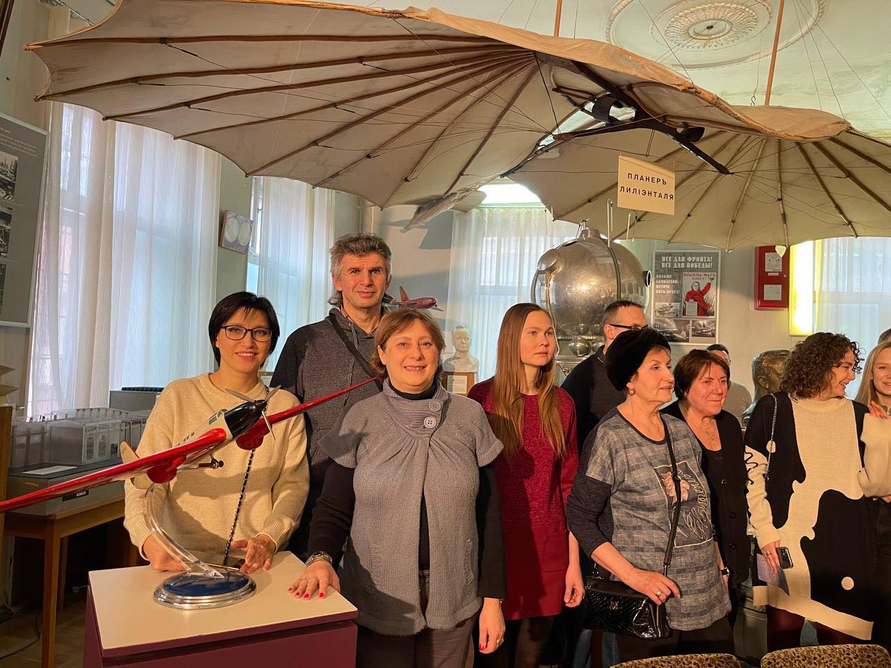 Побывали на открытии выставки художественных произведений А.Б. Юмашева «Солдат, артиллерист, лётчик, художник»