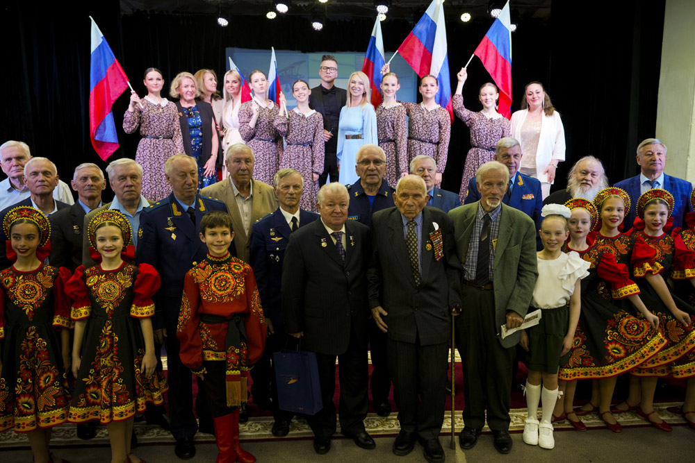 «ВЛЮБЛЕННЫЙ В НЕБО»