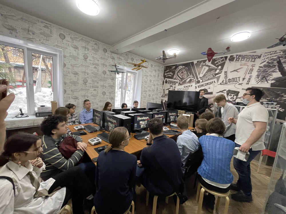 В рамках ежегодного проекта под названием  Наукофест,  проводимого в школе 1601, ученики 9х классов пришли в музей ЦДАиК