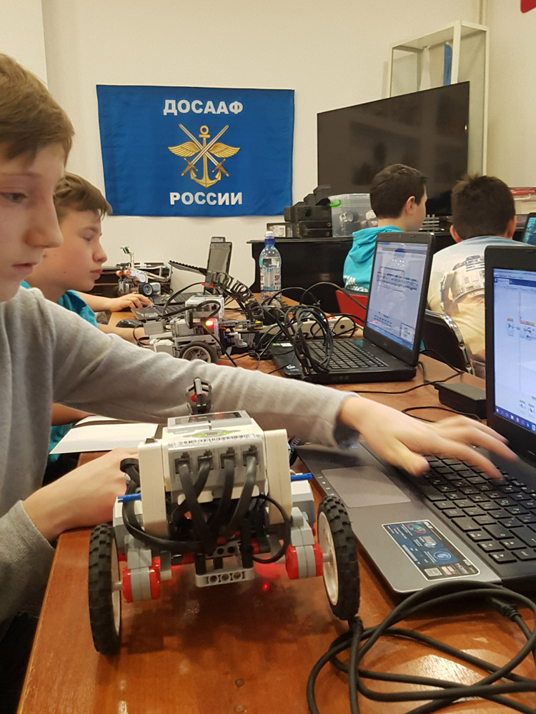 В ЦДАиК прошли городские финальные соревнования по робототехнике
