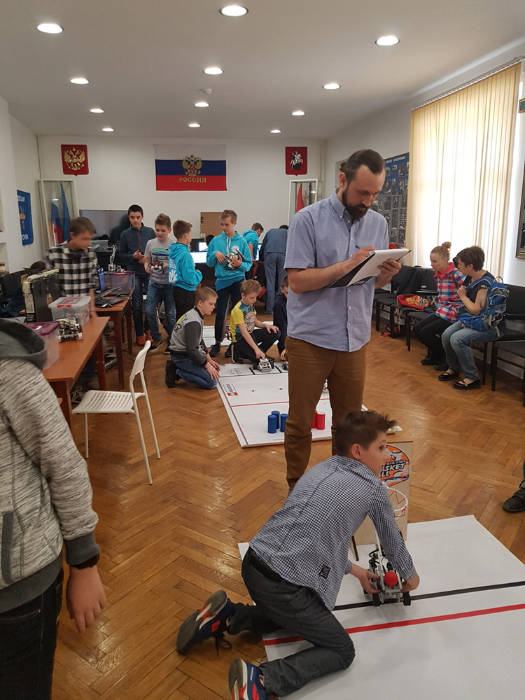 В ЦДАиК прошли городские финальные соревнования по робототехнике