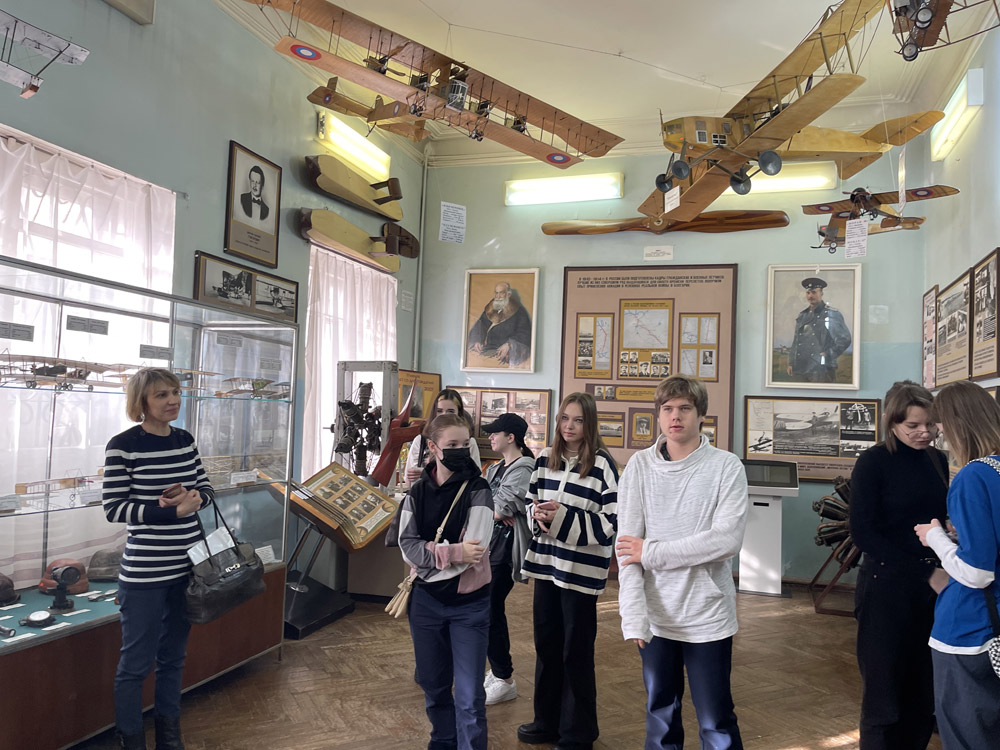 В рамках ежегодного проекта под названием  Наукофест,  проводимого в школе 1601, ученики 9х классов пришли в музей ЦДАиК