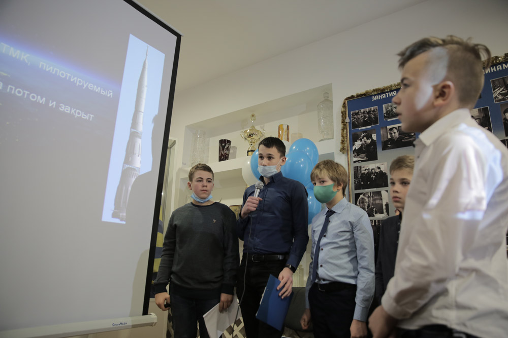 Завершился цикл занятий по Аэрокосмической робототехнике для любопытных в ЦДАиК