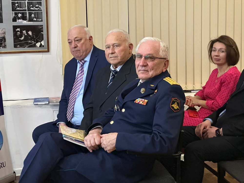 Торжественный вечер, посвященный 80-летнему юбилею первого Героя России, ингушского летчика генерал-майора Суламбека Осканова, прошел в ЦДАиК