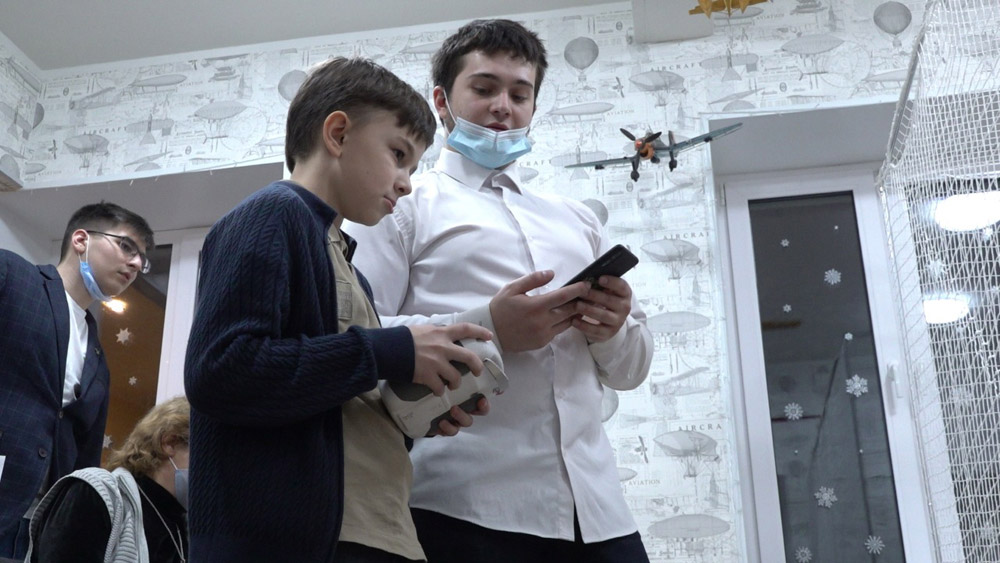 Завершился цикл занятий по Аэрокосмической робототехнике для любопытных в ЦДАиК
