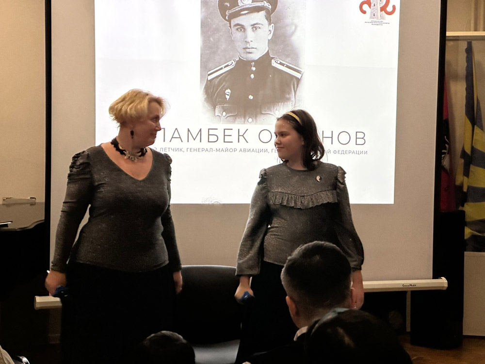 Торжественный вечер, посвященный 80-летнему юбилею первого Героя России, ингушского летчика генерал-майора Суламбека Осканова, прошел в ЦДАиК