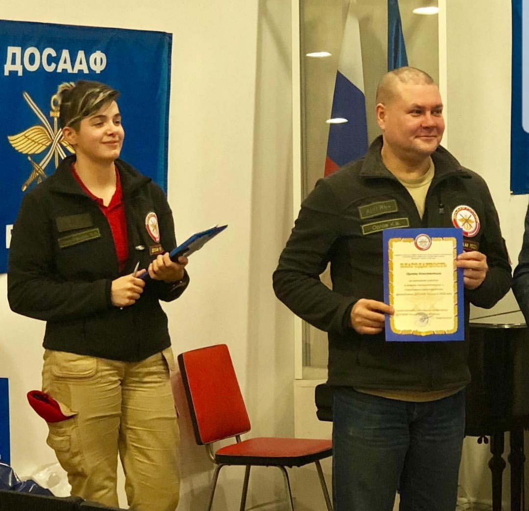 24 декабря в Центральный Дом Авиации и Космонавтики ДОСААФ России пришло много молодых людей и девушек в красивой форме с красными беретами