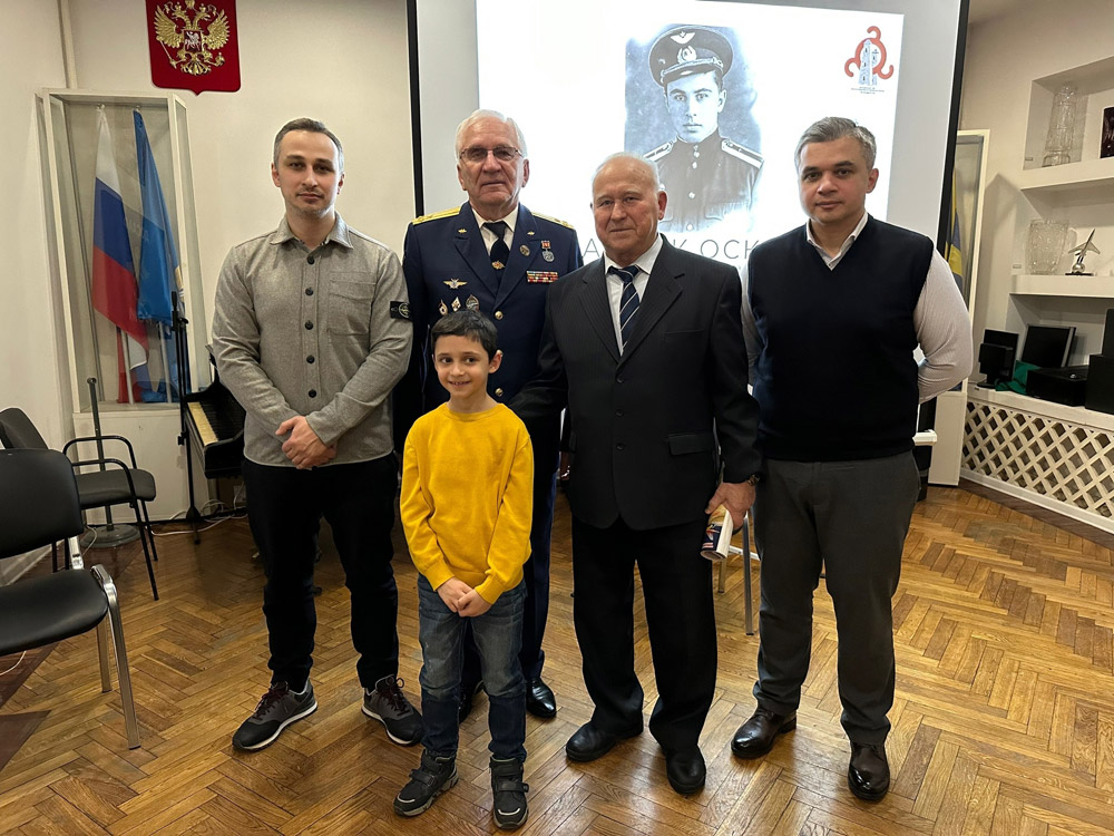 Торжественный вечер, посвященный 80-летнему юбилею первого Героя России, ингушского летчика генерал-майора Суламбека Осканова, прошел в ЦДАиК