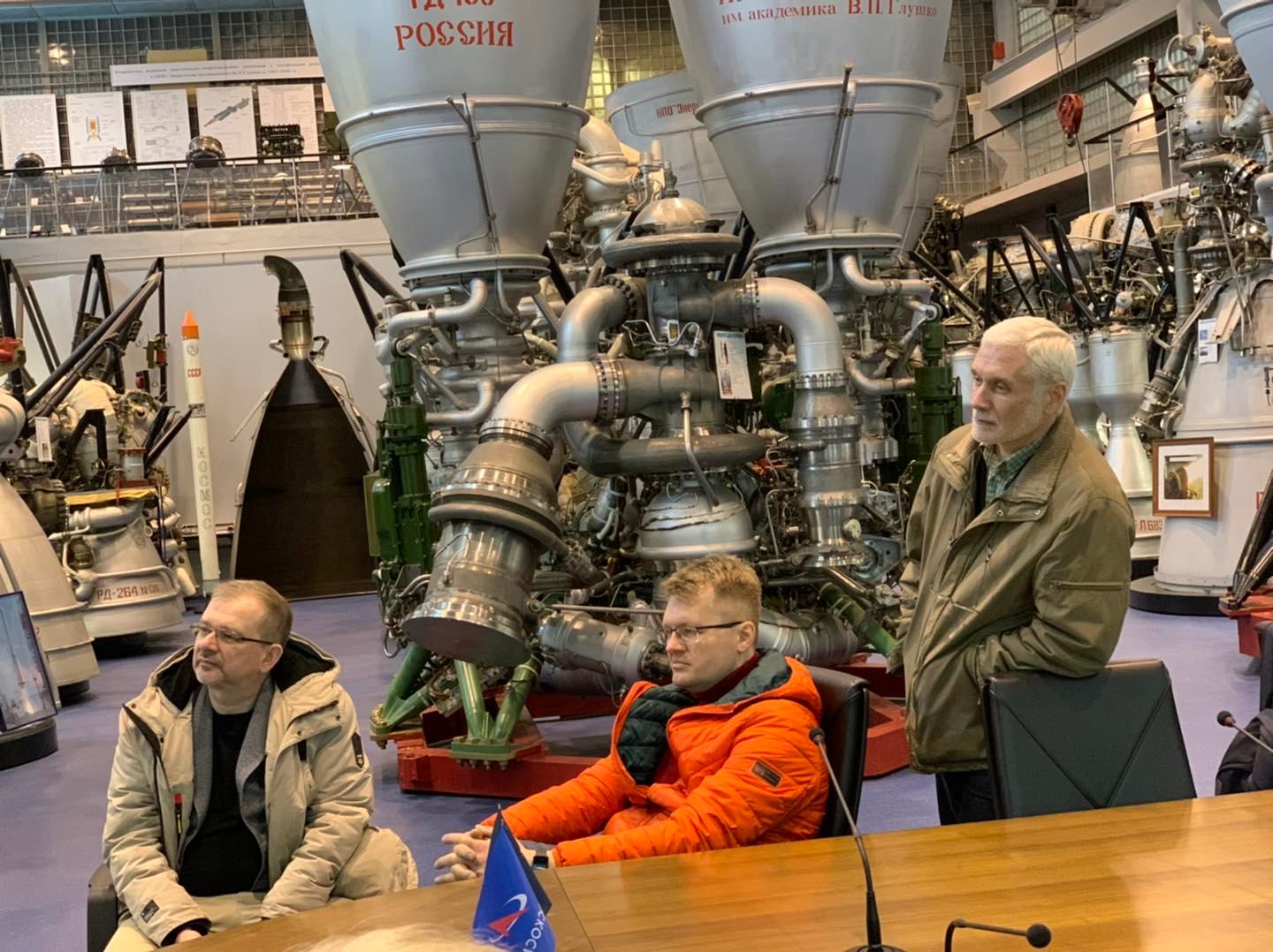 Сотрудники Центрального дома авиации и космонавтики ДОСААФ России посетили уникальное место - демонстрационный зал НПО «Энергомаш»