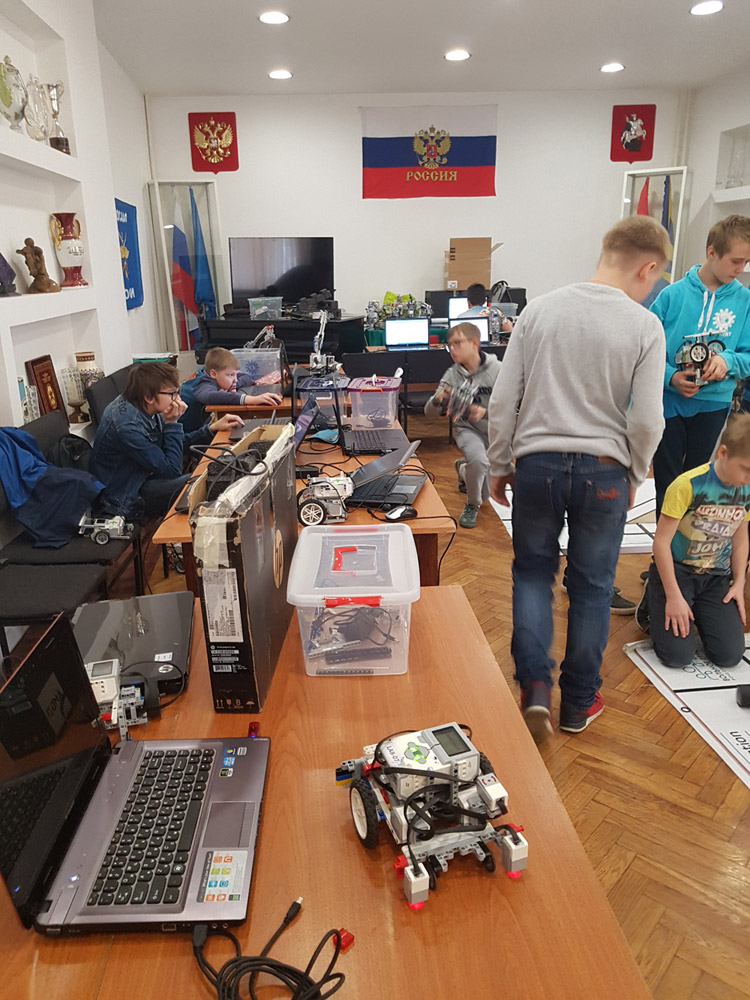 В ЦДАиК прошли городские финальные соревнования по робототехнике