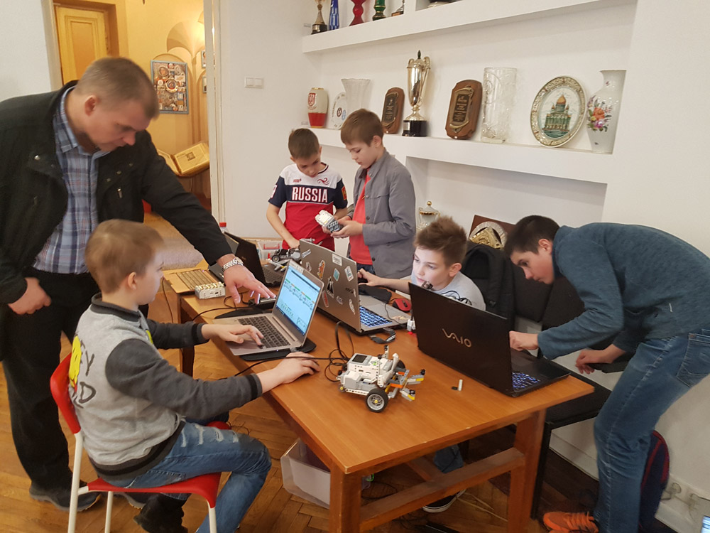 В ЦДАиК прошли городские финальные соревнования по робототехнике