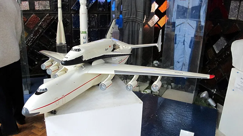安-225模型1:72